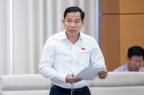 Đơn hàng chuyển qua Shopee, Lazada, TikTok… hàng tỉ USD/tháng, có nên miễn thuế VAT?- Ảnh 1. Chủ nhiệm Ủy ban Tài chính - Ngân sách Lê Quang Mạnh - Ảnh: GIA HÂN