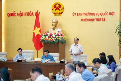 Trình Quốc hội chọn một chuyên đề giám sát tối cao năm 2025- Ảnh 1. Quang cảnh phiên họp sáng 23-4 của Ủy ban Thường vụ Quốc hội - Ảnh: GIA HÂN