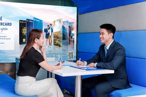 Vietbank dự kiến chia cổ tức 25% và tăng vốn điều lệ năm thứ 2 liên tiếp- Ảnh 2. Hình ảnh giao dịch khách hàng