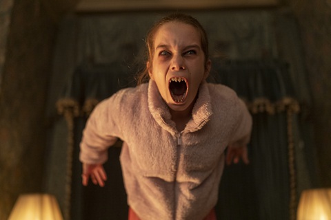 Abigail, khi con nít cũng có thể là quái vật- Ảnh 1. Cô bé Abigail trong phim chính là con gái của nhân vật ma cà rồng Dracula huyền thoại - Ảnh: ĐPCC