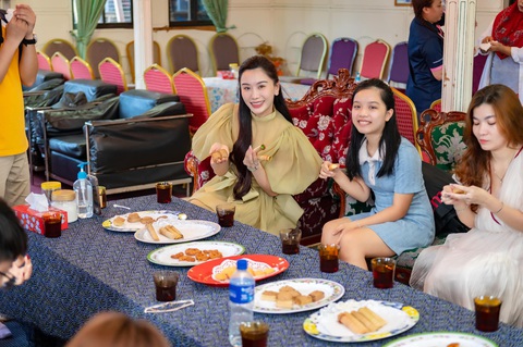 MC Anh Thơ vui như trúng số vì làm được điều này cho phụ huynh- Ảnh 9. MC Anh Thơ vui như trúng số vì làm được điều này cho phụ huynh- Ảnh 9.