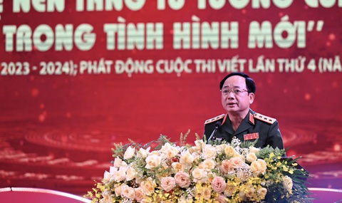 Thượng tướng Trịnh Văn Quyết phát biểu tại lễ trao giải - Ảnh: T.ĐIỂU Thượng tướng Trịnh Văn Quyết phát biểu tại lễ trao giải - Ảnh: T.ĐIỂU