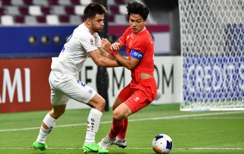 AFC chê U23 Việt Nam quá yếu so với U23 Uzbekistan- Ảnh 1. U23 Uzbekistan (trái) quá mạnh so với U23 Việt Nam - Ảnh: AFC