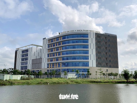 Trường đại học Y khoa Phạm Ngọc Thạch giảm học phí đào tạo bác sĩ- Ảnh 1. Trường đại học Y khoa Phạm Ngọc Thạch vừa điều chỉnh giảm học phí cho sinh viên các ngành đào tạo bác sĩ, dược sĩ - Ảnh: TRẦN HUỲNH