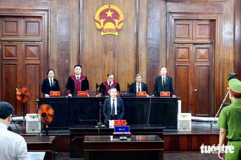 Hủy các hợp đồng giữa bà Kim Oanh, các bị hại và ông Trần Quí Thanh- Ảnh 1. Hội đồng xét xử tuyên án đối với ông Trần Quí Thanh - Ảnh: HỮU HẠNH