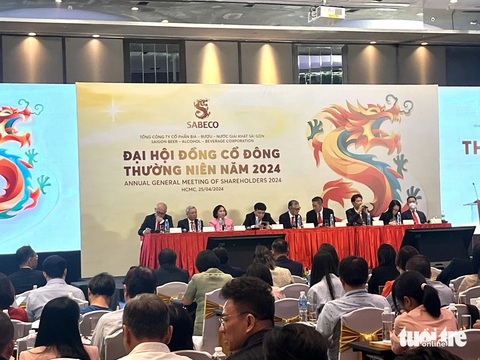 CEO Sabeco: Phải học cách 'khiêu vũ ngay trong cơn mưa'- Ảnh 1. Ban lãnh đạo Sabeco khẳng định mục tiêu duy trì thương hiệu bia Sài Gòn ở vị trí số 1 ở thị trường nội địa - Ảnh: N.BÌNH