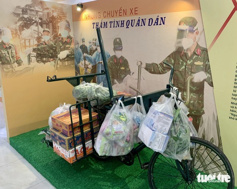 Tái hiện những chuyến xe thắm tình quân dân trong thời điểm dịch bệnh COVID-19 - Ảnh: HOÀI PHƯƠNG Tái hiện những chuyến xe thắm tình quân dân trong thời điểm dịch bệnh COVID-19 - Ảnh: HOÀI PHƯƠNG