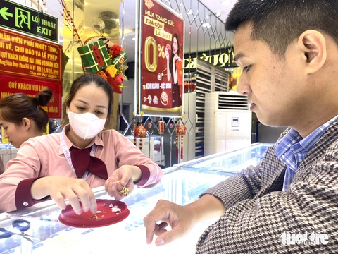 Mượn 10 cây vàng, 14 năm sau xin trả tiền gốc: Đừng quên người giúp mình khi khó khăn- Ảnh 1. Nhiều người đồng tình