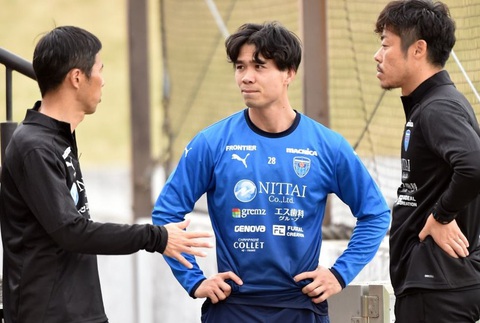 Công Phượng rời Yokohama, có thể về Việt Nam chơi bóng - Ảnh 1. Công Phượng rời Yokohama, có thể về Việt Nam chơi bóng - Ảnh 1.