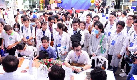 Đào tạo nhân lực ngành y phải luôn đặt chất lượng lên hàng đầu - Ảnh: DUYÊN PHAN Đào tạo nhân lực ngành y phải luôn đặt chất lượng lên hàng đầu - Ảnh: DUYÊN PHAN