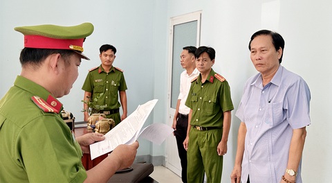 Khởi tố hai cán bộ Văn phòng đăng ký đất đai Long Xuyên- Ảnh 3. Bị can Đào Văn Ngọc - Ảnh: TIẾN VĂN