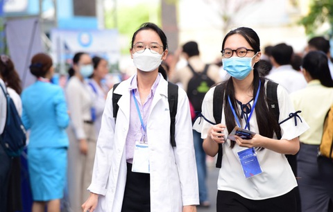 Khối ngành sức khỏe trở thành ngành hot được nhiều sinh viên quan tâm và ưu tiên lựa chọn - Ảnh: DUYÊN PHAN Khối ngành sức khỏe trở thành ngành hot được nhiều sinh viên quan tâm và ưu tiên lựa chọn - Ảnh: DUYÊN PHAN