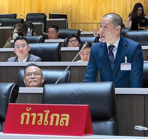 Từ phố người Việt đến Hạ viện Thái Lan- Ảnh 2. Anh Trần Văn Kiều
