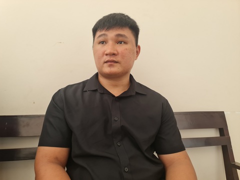 Đánh shipper gãy hai tay, hai vợ chồng bị xét xử chung tội giết người- Ảnh 1. Shipper Lâm Anh Đạt, người từng bị đánh gãy hai tay - Ảnh: TRẦN MAI
