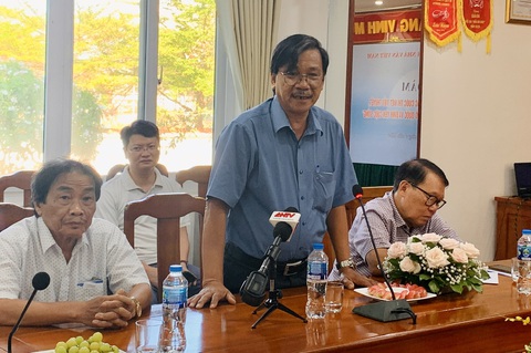 Nhà văn Nguyễn Hiệp cảm ơn ban tổ chức tạo điều kiện tốt cho nhà văn sáng tác - Ảnh: HOÀI PHƯƠNG Nhà văn Nguyễn Hiệp cảm ơn ban tổ chức tạo điều kiện tốt cho nhà văn sáng tác - Ảnh: HOÀI PHƯƠNG