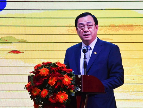 Du khách sẵn sàng chi thêm để hưởng du lịch xanh- Ảnh 2. Ông Nguyễn Trùng Khánh - cục trưởng Cục Du lịch quốc gia - phát biểu tại diễn đàn - Ảnh: MINH CHIẾN