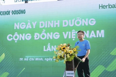 Ngày Dinh dưỡng Cộng đồng Việt Nam: Xây dựng thói quen lành mạnh- Ảnh 2. Ông Vũ Văn Thắng - Tổng giám đốc Herbalife Việt Nam và Campuchia - phát biểu tại Ngày hội Dinh dưỡng cộng đồng Việt Nam