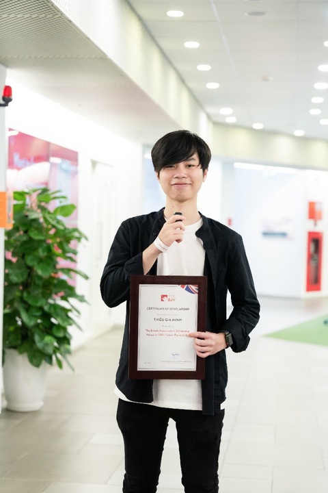 Vượt thử thách, bốn sinh viên 'rinh' học bổng Anh Quốc- Ảnh 5. Vượt thử thách, bốn sinh viên 'rinh' học bổng Anh Quốc- Ảnh 5.
