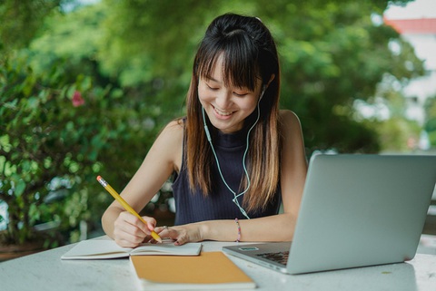 5 gợi ý giúp con vượt qua stress mùa thi cử- Ảnh 2. 5 gợi ý giúp con vượt qua stress mùa thi cử- Ảnh 2.