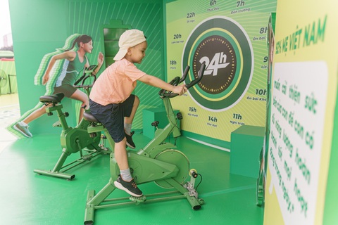 Đồng hành cùng con chinh phục sức bền- Ảnh 1. Một ngày của trẻ em hiện nay gồm nhiều hoạt động khác nhau
