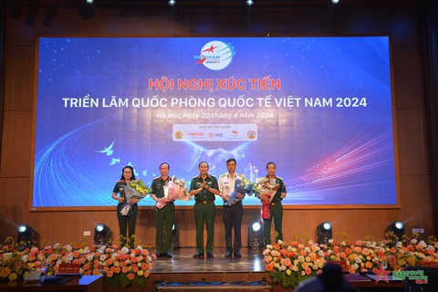 Nhiều đoàn khách, doanh nghiệp nước ngoài dự Triển lãm Quốc phòng quốc tế Việt Nam 2024- Ảnh 3. Nhiều đoàn khách, doanh nghiệp nước ngoài dự Triển lãm Quốc phòng quốc tế Việt Nam 2024- Ảnh 3.