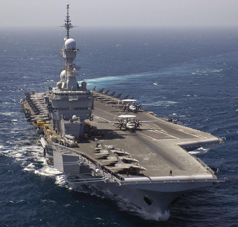 Pháp đặt tàu sân bay hạt nhân duy nhất dưới quyền chỉ huy của NATO- Ảnh 1. Tàu sân bay Charles de Gaulle của Pháp - Ảnh: AFP