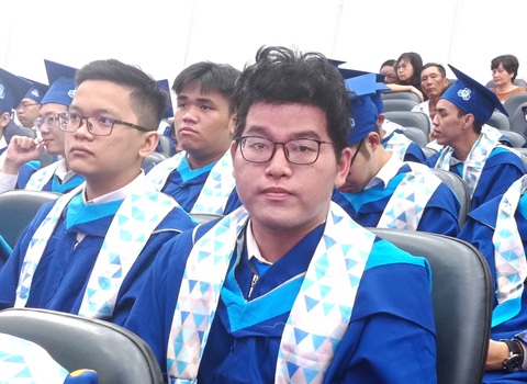 Nam sinh học vượt, tốt nghiệp xuất sắc Trường đại học Bách khoa sau 3,5 năm- Ảnh 1. Thái Tài tại lễ tốt nghiệp của Trường đại học Bách khoa TP.HCM sáng nay 26-4 - Ảnh: NHƯ QUỲNH