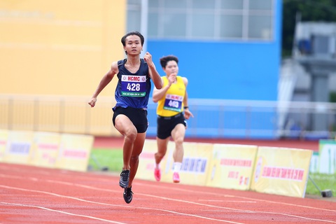 Trần Thị Nhi Yến đang là chân chạy số một điền kinh Việt Nam ở nội dung 100m và 200m - Ảnh: HOÀNG TÙNG Trần Thị Nhi Yến đang là chân chạy số 1 của điền kinh Việt Nam ở nội dung 100m và 200m - Ảnh: HOÀNG TÙNG