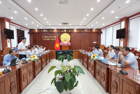 Phối hợp địa phương triển khai giải pháp tiết kiệm điện- Ảnh 1. EVNSPC làm việc với UBND tỉnh Vĩnh Long về tình hình cung cấp điện, đồng thời phối hợp với địa phương triển khai thực hiện các chương trình tiết kiệm điện theo chỉ thị số 20 của Thủ tướng Chính phủ