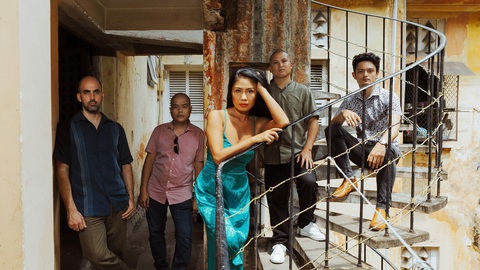 Saigon Soul Revival xuyên qua một đám mây nhiễu động của những cơn mơ, mời bạn về miền quá khứ- Ảnh 3. Bên cạnh cover một số ít ca khúc xưa, Saigon Soul Revival tự sáng tác phần lớn ca khúc nhưng theo tinh thần, không khí âm nhạc xưa - Ảnh: NVCC