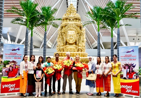 Vietjet đặt kế hoạch vận chuyển 27 triệu lượt khách năm 2024- Ảnh 4. Vietjet tiên phong kết nối Việt Nam với thế giới, với nhiều đường bay quốc tế