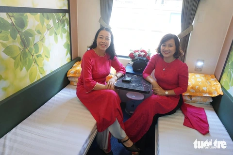 Đường sắt khai trương đoàn tàu chất lượng cao chạy tuyến TP.HCM - Đà Nẵng- Ảnh 1. Đoàn tàu SE21/SE22 là một trong những sản phẩm mới - Ảnh: ĐỨC PHÚ