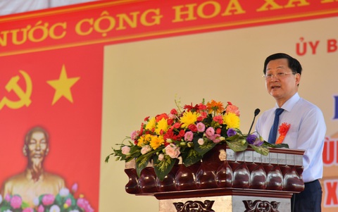 Khánh thành Đền thờ Anh hùng liệt sĩ và thanh niên xung phong hy sinh trên tuyến đường 1C- Ảnh 1. Phó thủ tướng Chính phủ Lê Minh Khái phát biểu tại lễ khánh thành - Ảnh: LÊ VŨ