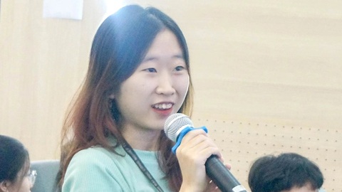 Để nhận diện đa cấp bất chính- Ảnh 1. Sinh viên chia sẻ thường bị các công ty đa cấp rủ rê với mức phí phải đóng từ 15 - 30 triệu đồng - Ảnh: CÔNG TRIỆU