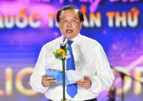 Du khách thú vị thưởng thức Liên hoan Jazz quốc tế bên bờ biển Nha Trang- Ảnh 3. Ông Tạ Quang Đông - thứ trưởng Bộ Văn hóa, Thể thao và Du lịch - phát biểu khai mạc - Ảnh: TRẦN HOÀI