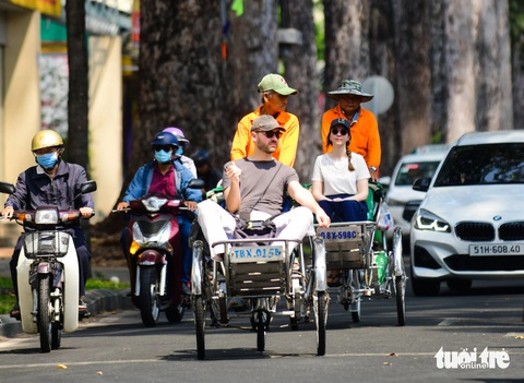 Tin tức sáng 28-4: Đầu tư mở rộng cao tốc Bắc - Nam La Sơn - Hòa Liên; Nắng nóng gay gắt đến 30-4- Ảnh 2. Nắng nóng đã kéo dài nhiều ngày qua trên khắp cả nước - Ảnh: QUANG ĐỊNH