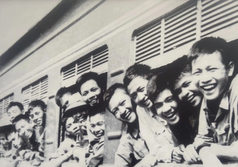 Quân đoàn 1 từ hậu phương hành quân bằng tàu hỏa tham gia Chiến dịch Hồ Chí Minh tháng 4-1975 Quân đoàn 1 từ hậu phương hành quân bằng tàu hỏa tham gia Chiến dịch Hồ Chí Minh tháng 4-1975