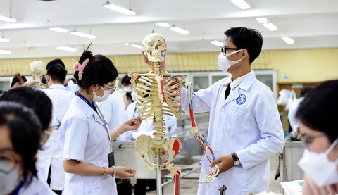Sinh viên Trường ĐH Y dược TP.HCM trong giờ học - Ảnh: DUYÊN PHAN Sinh viên Trường ĐH Y dược TP.HCM trong giờ học - Ảnh: DUYÊN PHAN