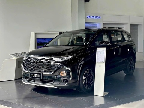 Hyundai Custin giảm giá mạnh tại đại lý, áp dụng cho xe VIN 2023. Đây là chương trình ưu đãi nhằm xả kho những chiếc Hyundai Custin sản xuất năm 2023 cuối cùng - Ảnh: Đại lý Hyundai