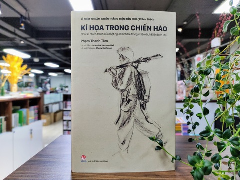 Kí họa trong chiến hào - Nhật kí chiến tranh của một người lính trẻ trong chiến dịch Điện Biên Phủ của Phạm Thanh Tâm - Ảnh: NXB Kim Đồng Kí họa trong chiến hào - Nhật kí chiến tranh của một người lính trẻ trong chiến dịch Điện Biên Phủ của Phạm Thanh Tâm - Ảnh: NXB Kim Đồng