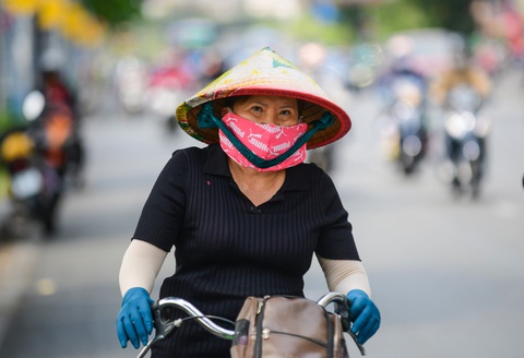 Thời tiết hôm nay 29-4: Nắng nóng lại tăng nhiệt, 'chảo lửa' miền Trung hơn 42 độ C- Ảnh 1. Dự báo hôm nay thời tiết nắng nóng gay gắt cả nước - Ảnh: QUANG ĐỊNH
