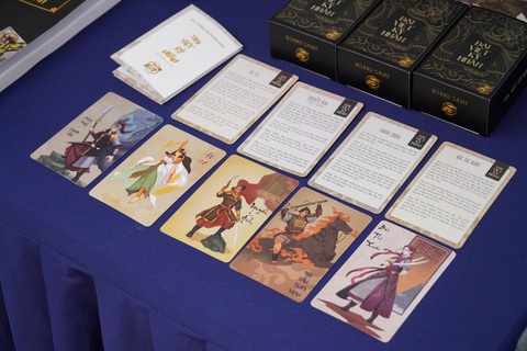 Đại Việt Kỳ Nhân: Tìm lại hình ảnh những nhân vật lịch sử- Ảnh 5. Bộ boardgame lấy cảm hứng từ trò chơi karuta truyền thống của Nhật Bản - Ảnh: NVCC