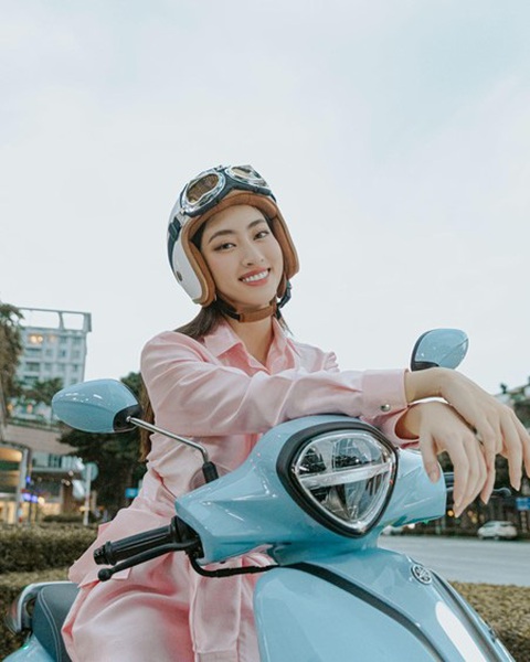Hoa hậu Lương Thùy Linh bật mí 3 tips du lịch hè- Ảnh 4. Yamaha Grande Hybrid với thiết kế thanh lịch, tính năng an toàn, hiện đại