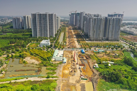 Vành đai 3 TP.HCM có chiều dài hơn 76km, tổng mức đầu tư 75.378 tỉ đồng, đặt mục tiêu sẽ thông xe phần cao tốc vào năm 2025 và hoàn thành toàn bộ dự án vào năm 2026. Trong ảnh: vành đai 3 đoạn qua TP. Thủ Đức - Ảnh: QUANG ĐỊNH Vành đai 3 TP.HCM có chiều dài hơn 76km, tổng mức đầu tư 75.378 tỉ đồng, đặt mục tiêu sẽ thông xe phần cao tốc vào năm 2025 và hoàn thành toàn bộ dự án vào năm 2026. Trong ảnh: vành đai 3 đoạn qua TP. Thủ Đức