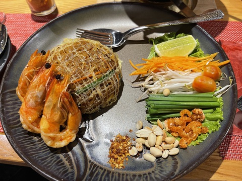 Pad Thái (hủ tiếu xào kiểu Thái) tại một quán ăn Thái Lan ở quận Phú Nhuận, TP.HCM - Ảnh: NGỌC ĐÔNG Pad Thái (hủ tiếu xào kiểu Thái) tại một quán ăn Thái Lan ở quận Phú Nhuận, TP.HCM - Ảnh: NGỌC ĐÔNG