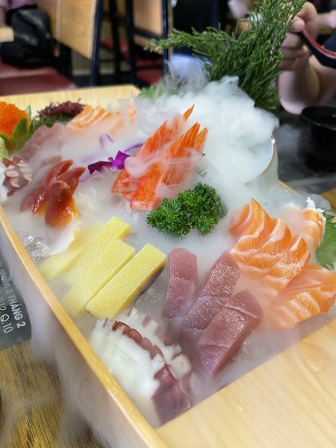 Sashimi tại một nhà hàng Nhật ở quận 1, TP.HCM - Ảnh: NGỌC ĐÔNG Sashimi tại một nhà hàng Nhật ở quận 1, TP.HCM - Ảnh: NGỌC ĐÔNG