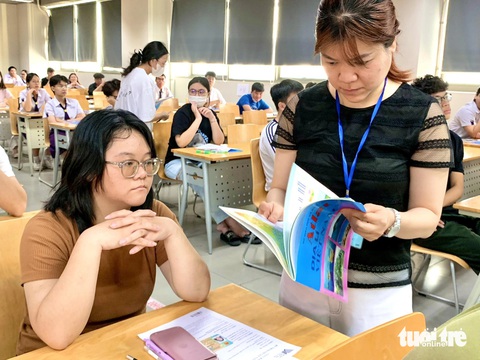 Sắp xếp nguyện vọng đánh giá năng lực thế nào để dễ trúng tuyển?- Ảnh 1. Thí sinh tham dự kỳ thi đánh giá năng lực đợt 1 năm 2024 do Đại học Quốc gia TP.HCM tổ chức - Ảnh: TRẦN HUỲNH