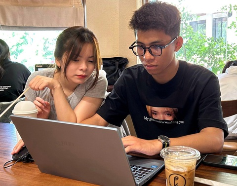 Tận dụng kỳ nghỉ lễ, hẹn hò làm việc cùng nhau cũng lãng mạn lắm- Ảnh 1. Hẹn hò làm việc đang trở thành xu hướng được nhiều cặp đôi lựa chọn hiện nay - Ảnh minh họa: KHÁNH HUYỀN