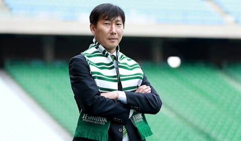 HLV Kim Sang Sik khi dẫn dắt CLB Jeonbuk Hyundai Motors - Ảnh: Jeonbuk Hyundai Motors