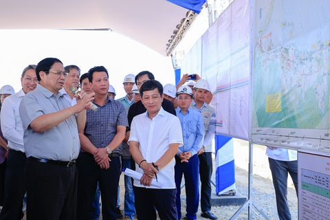 Dự án đầu tiên được Thủ tướng tới kiểm tra tình hình thi công là dự án Vân Phong - Nha Trang - Ảnh: VGP Dự án đầu tiên được Thủ tướng tới kiểm tra tình hình thi công là dự án Vân Phong - Nha Trang - Ảnh: VGP